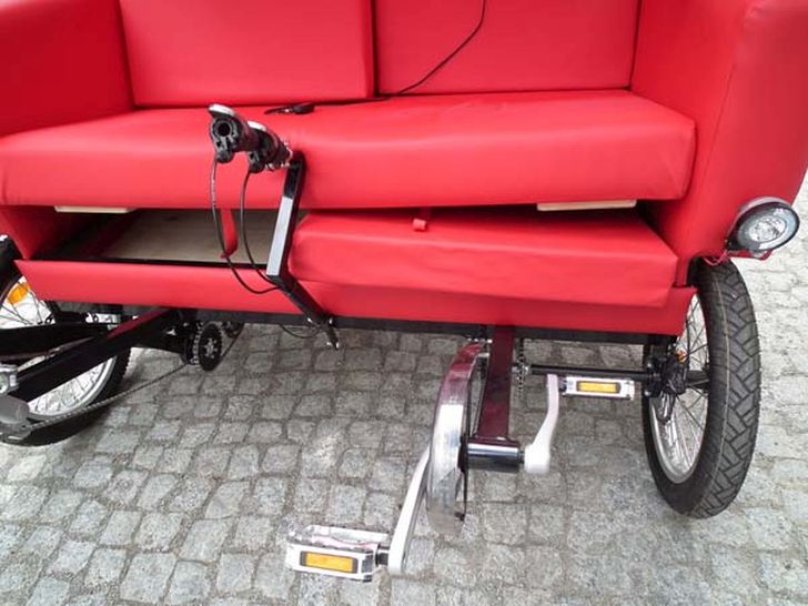 Hybrid Sofa Bike by Jacek Holubowicz Gives Extra Pleasure